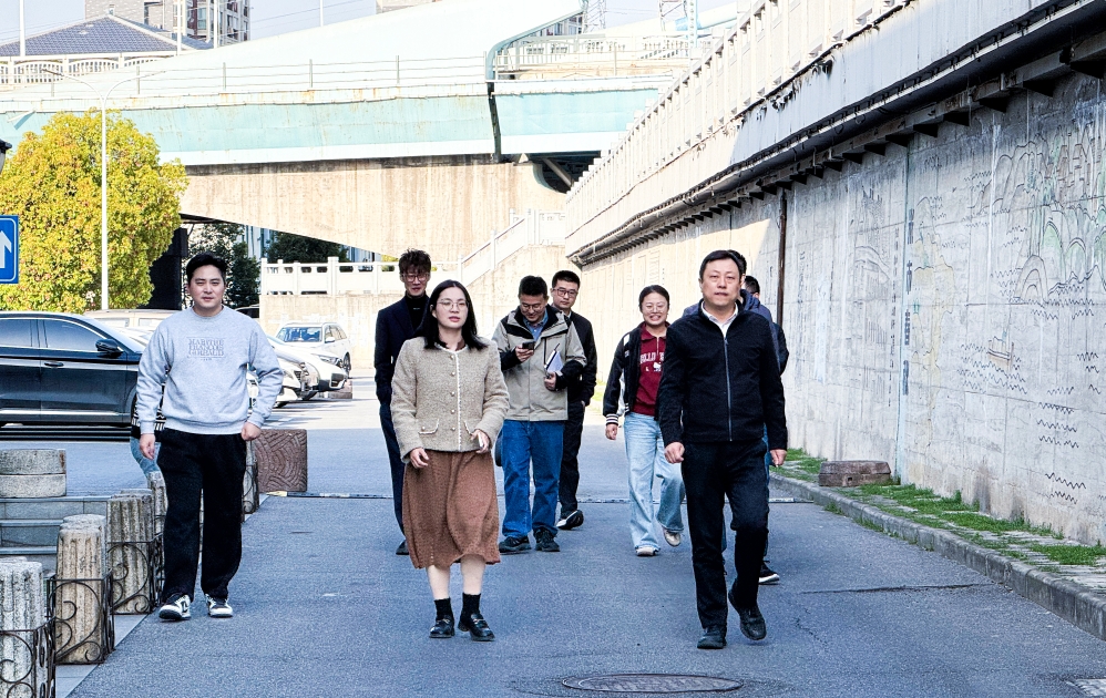 鏡湖區(qū)委常委、副區(qū)長(zhǎng)高偉來(lái)園調(diào)研指導(dǎo)工作